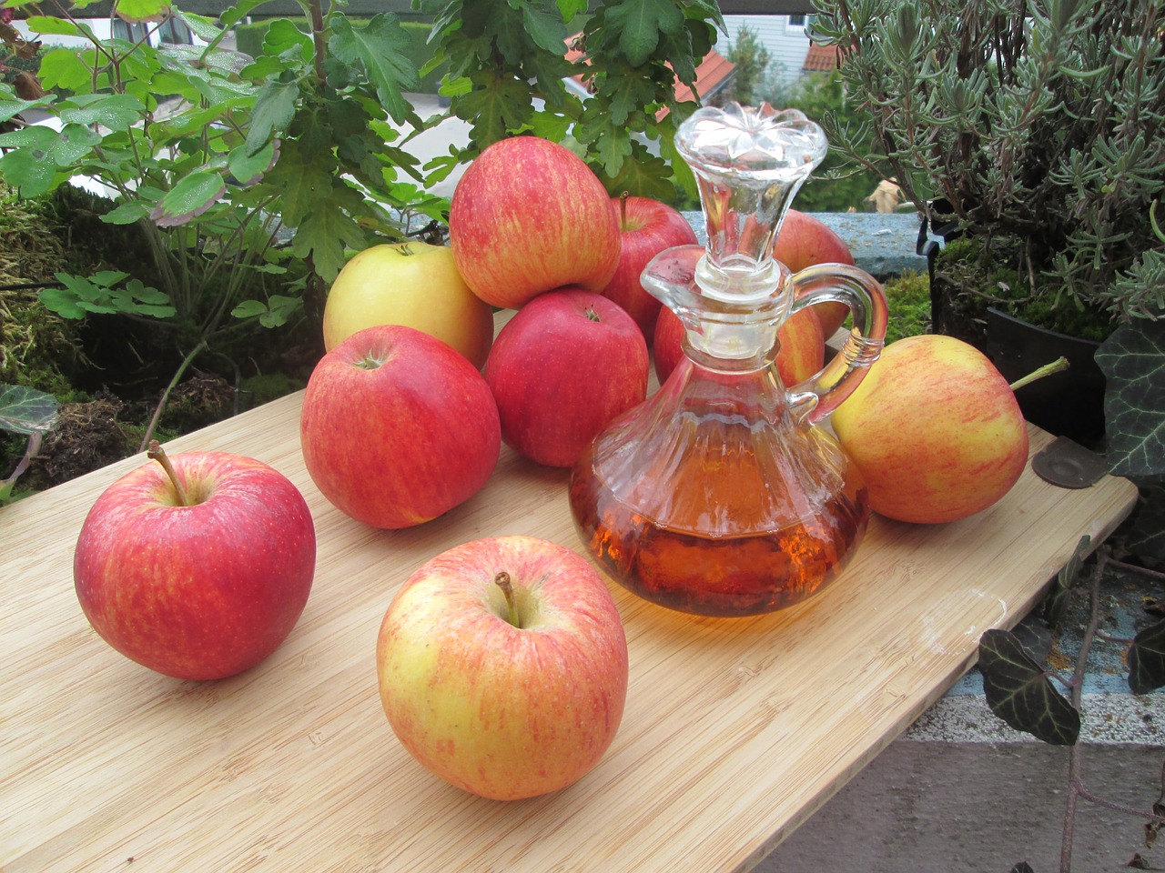 Use Apple Cider Vinegar for Home and Garden