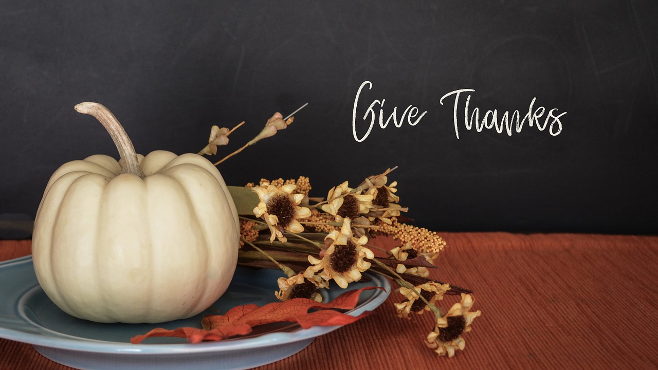 Natural Ways to Decorate for Thanksgiving